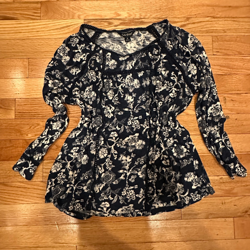 Lucky Brand Navy and White long sleeve Floral Top